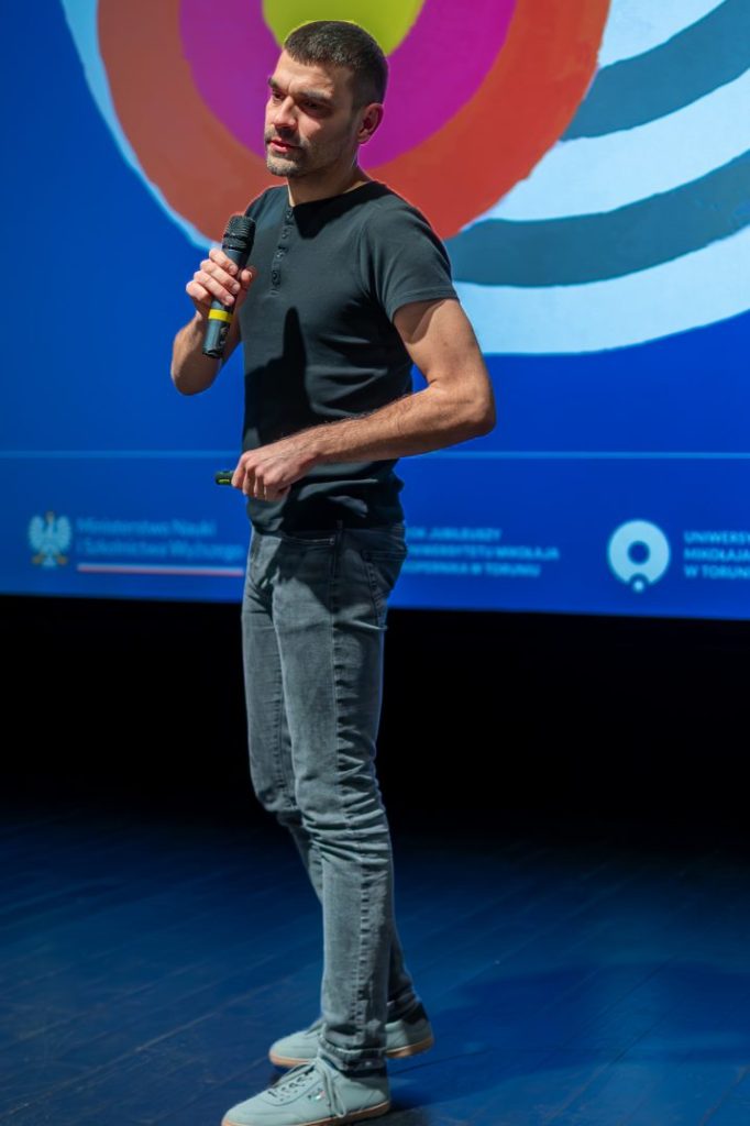 Testowanie granic teorii kwantowej – wykład z cyklu MAXIMUM. Myślenie OD NOWA