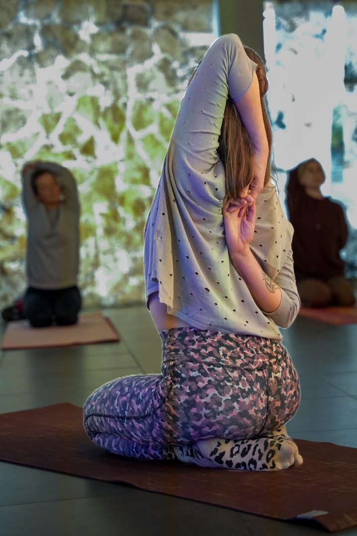 Joga ze Sztuką – lutowe spotkanie w przestrzeni uważności