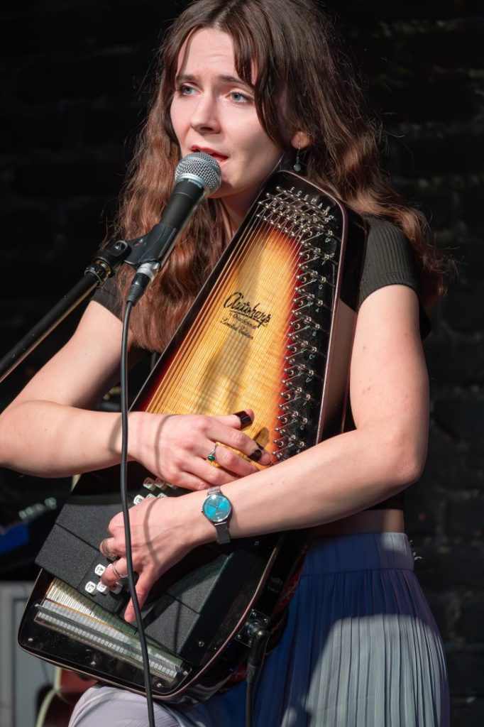 Pojedynek Kapel – I półfinał