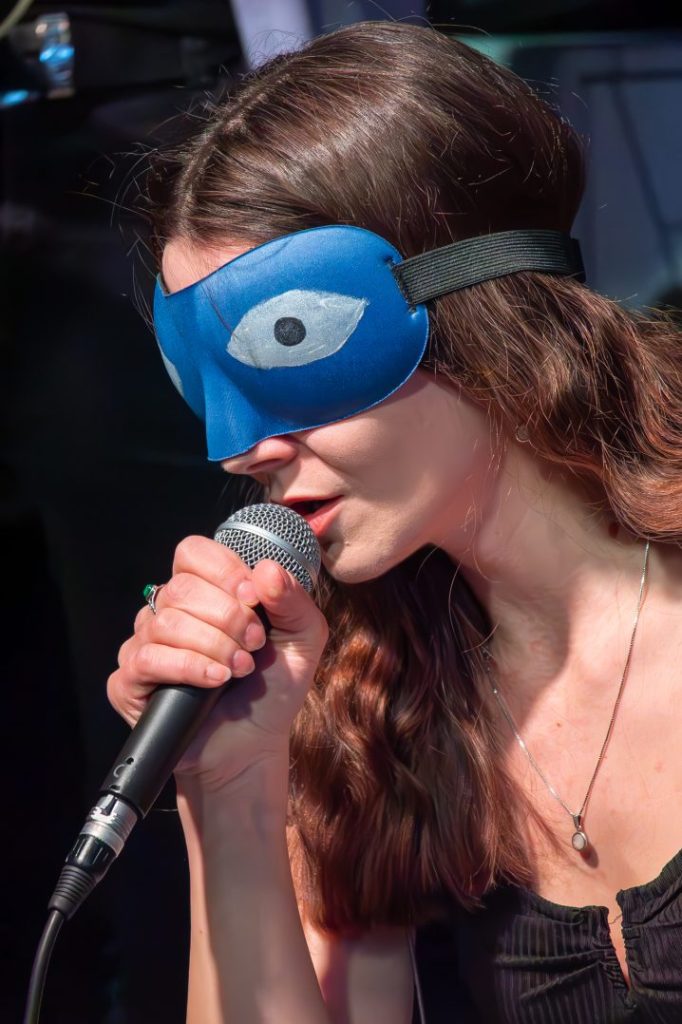 Pojedynek Kapel – I półfinał