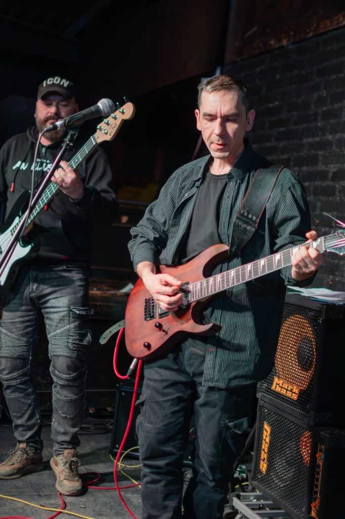 Pojedynek Kapel – I półfinał