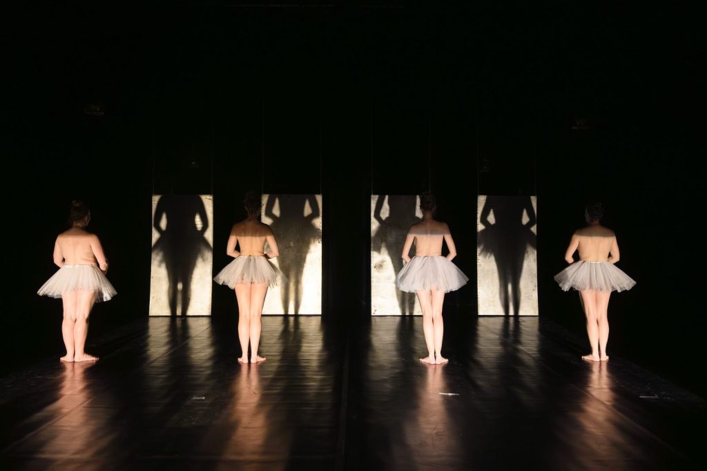 KLAMRA 2026 – dzień czwarty. Teatr ciała, obrazu i tajemnicy