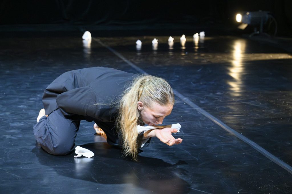 KLAMRA 2026 – dzień drugi. Teatr ruchu, pamięci i obrazu