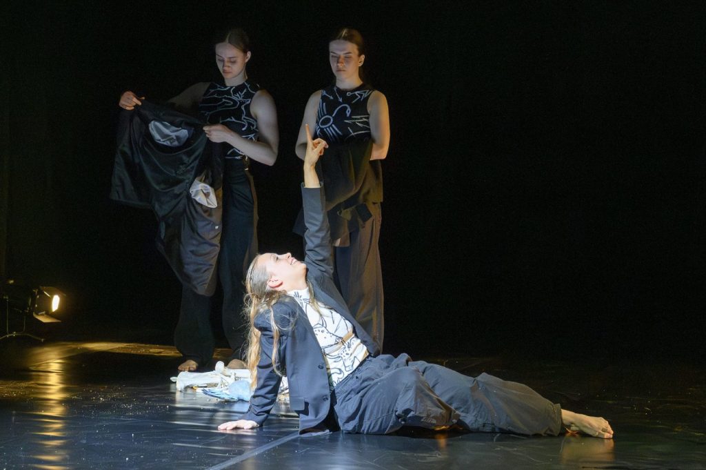 KLAMRA 2026 – dzień drugi. Teatr ruchu, pamięci i obrazu