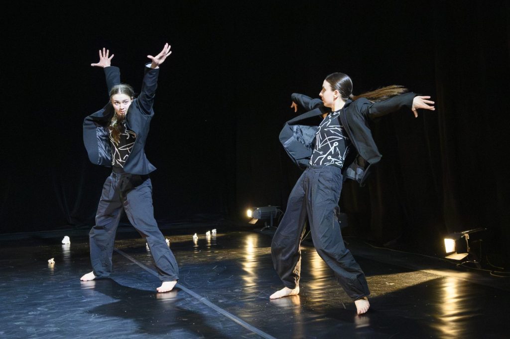 KLAMRA 2026 – dzień drugi. Teatr ruchu, pamięci i obrazu