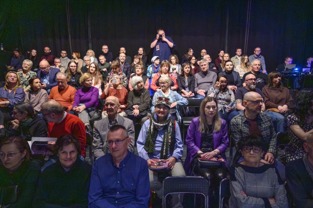 KLAMRA 2026 – dzień pierwszy. Nic nie wiemy na pewno