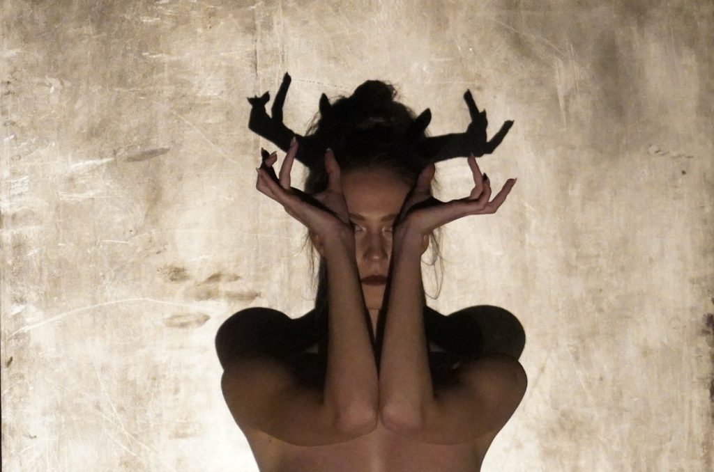 KLAMRA 2026 – dzień czwarty. Teatr ciała, obrazu i tajemnicy