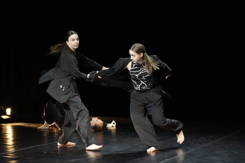 KLAMRA 2026 – dzień drugi. Teatr ruchu, pamięci i obrazu