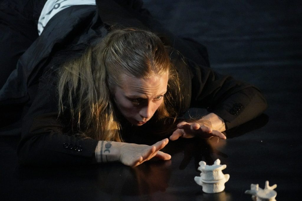 KLAMRA 2026 – dzień drugi. Teatr ruchu, pamięci i obrazu