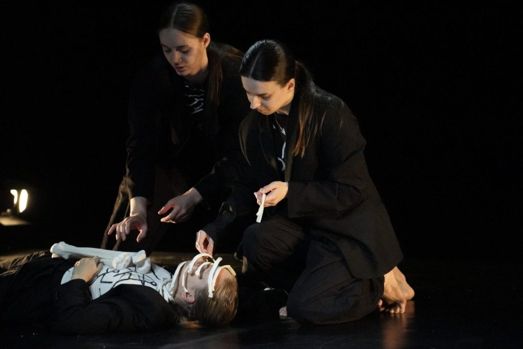 KLAMRA 2026 – dzień drugi. Teatr ruchu, pamięci i obrazu