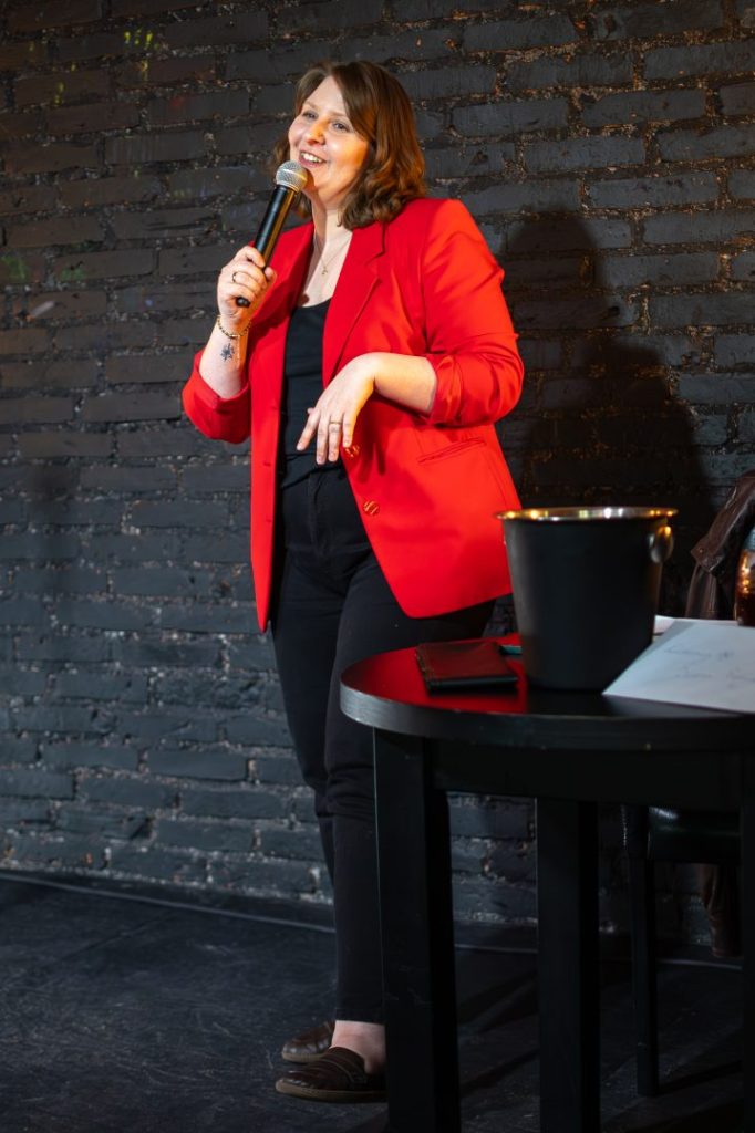 Kwietniowy Slam Od Nowa