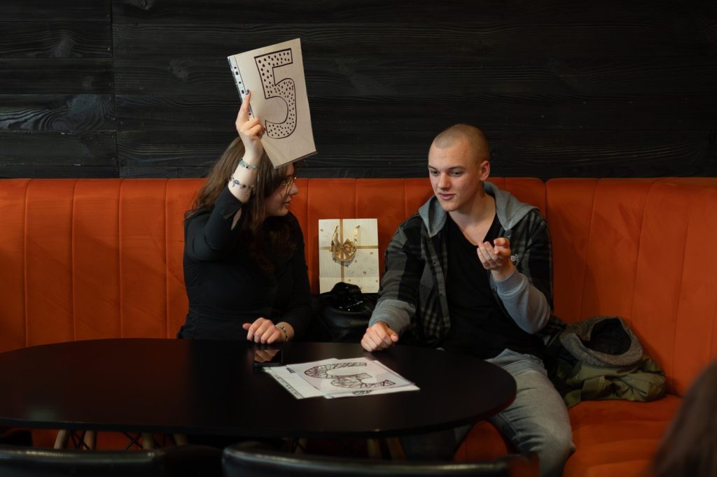 Kwietniowy Slam Od Nowa