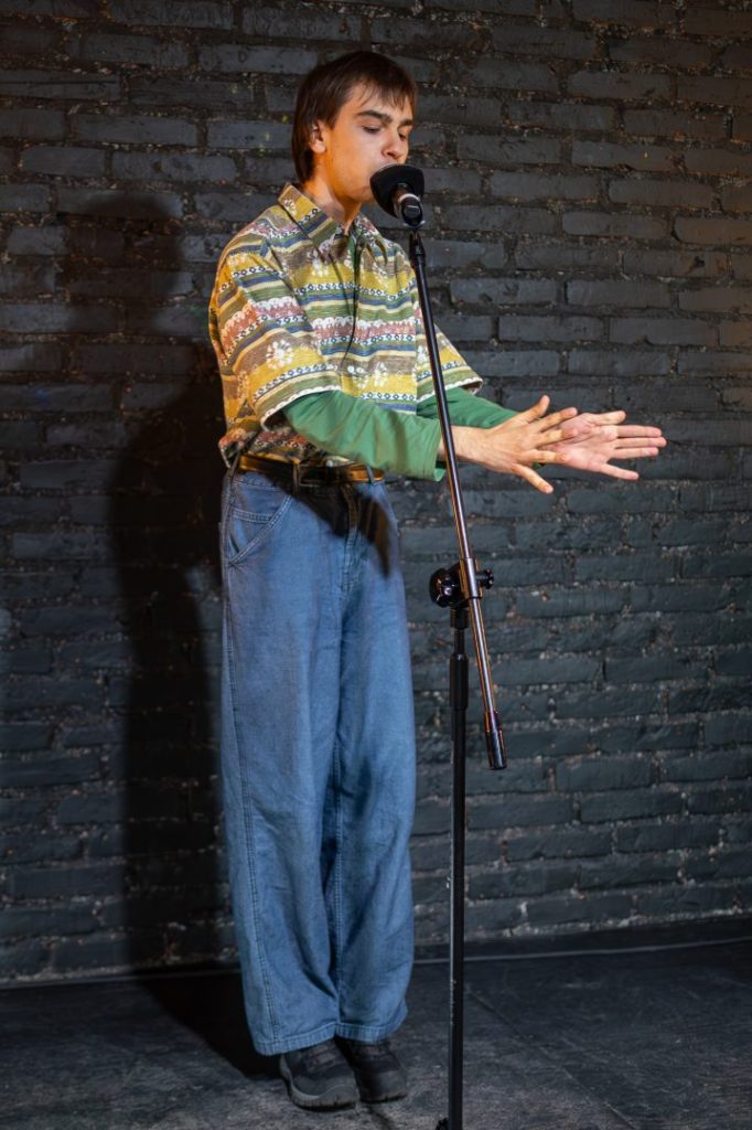 Kwietniowy Slam Od Nowa