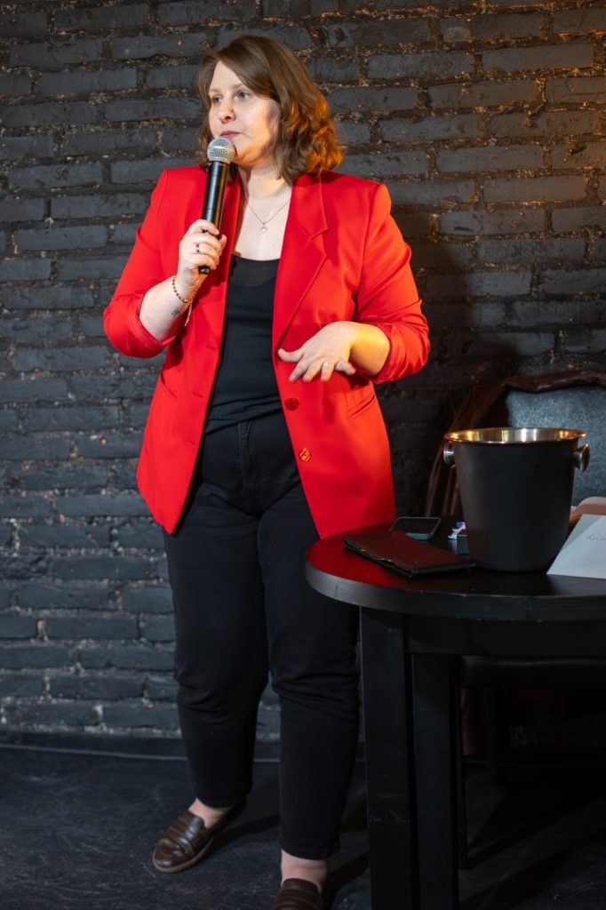 Kwietniowy Slam Od Nowa