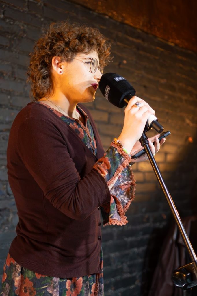 Kwietniowy Slam Od Nowa