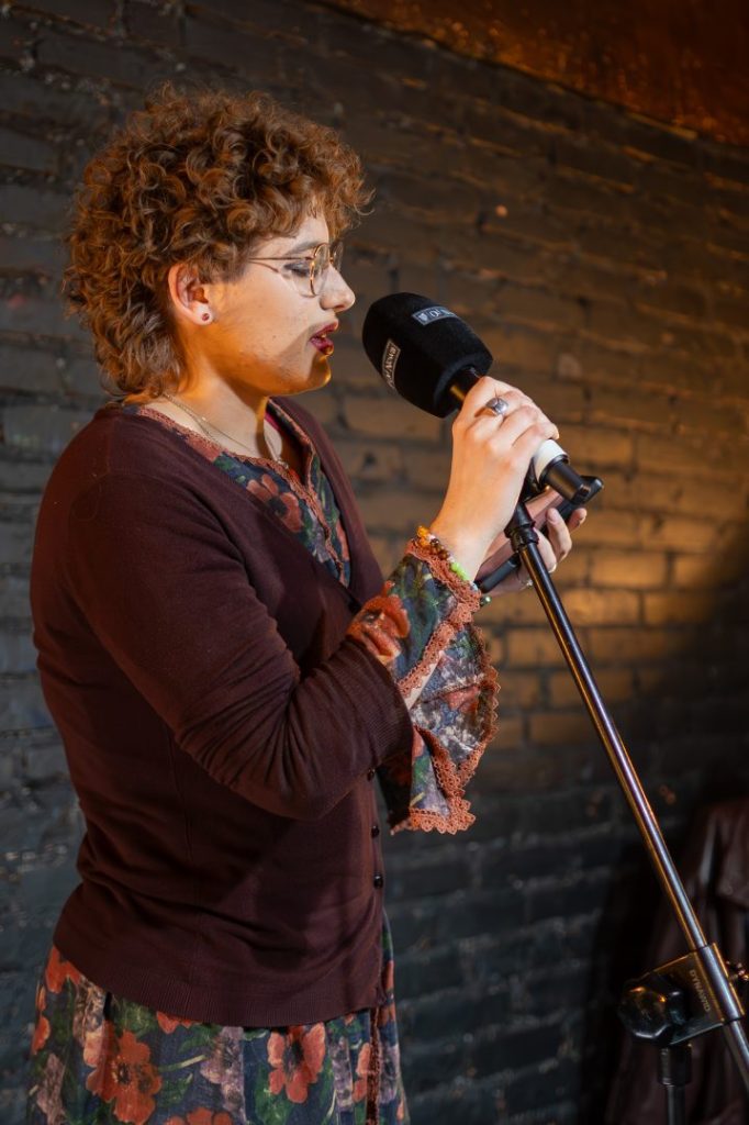 Kwietniowy Slam Od Nowa