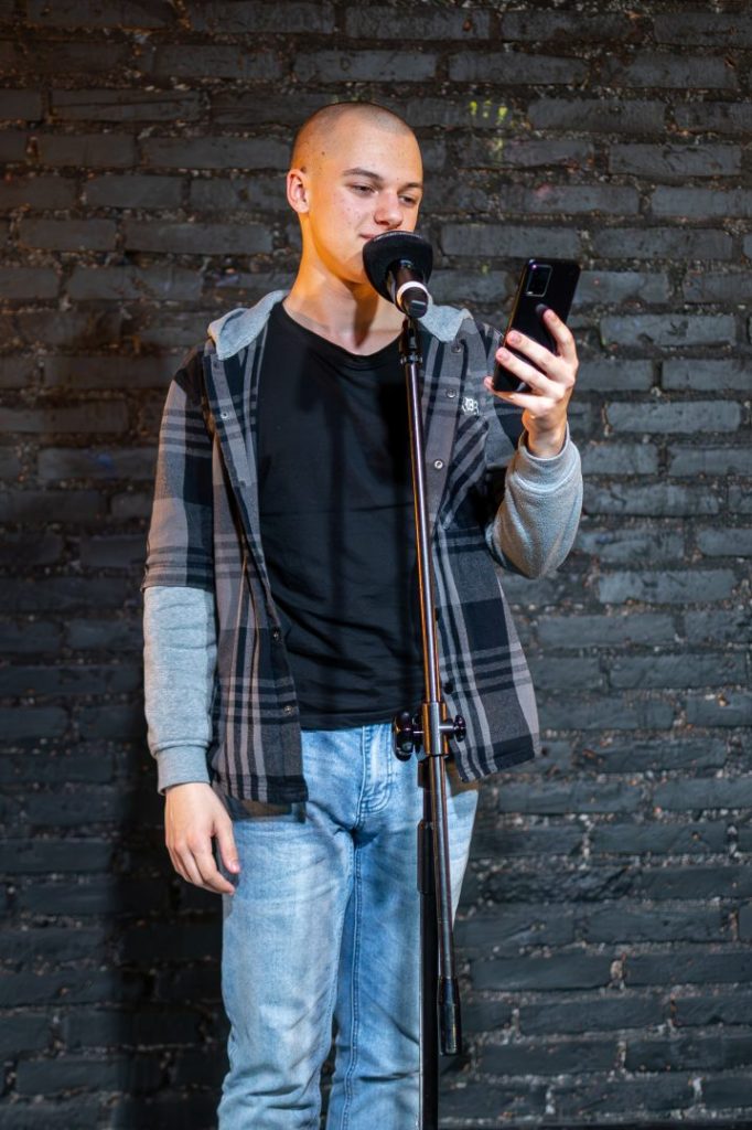 Kwietniowy Slam Od Nowa