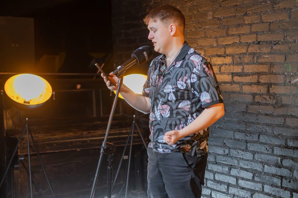 Kwietniowy Slam Od Nowa