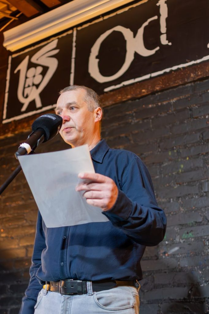 Kwietniowy Slam Od Nowa