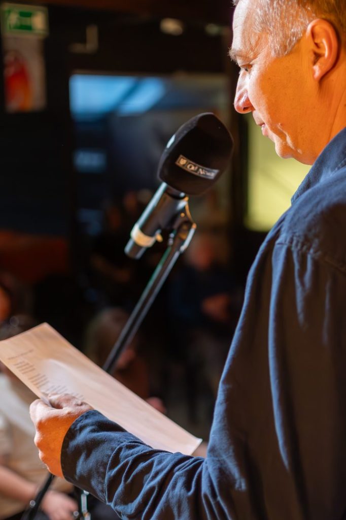 Kwietniowy Slam Od Nowa