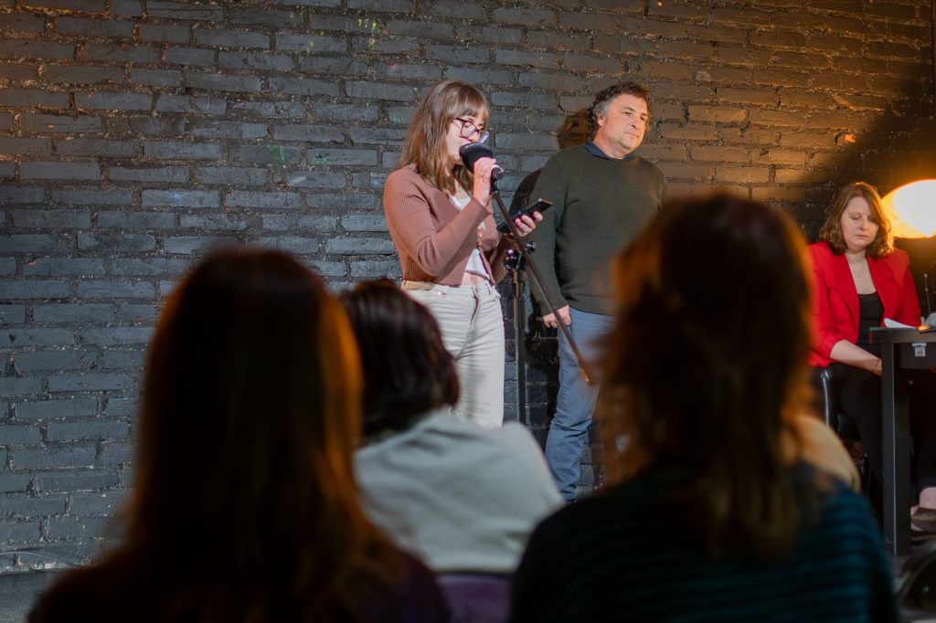 Kwietniowy Slam Od Nowa