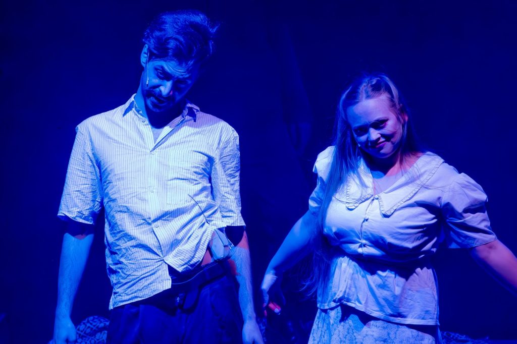 Cienie – scenariusz prosto z piwnicy