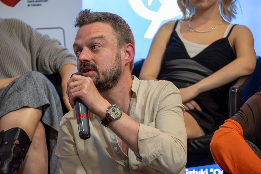 Cienie – scenariusz prosto z piwnicy